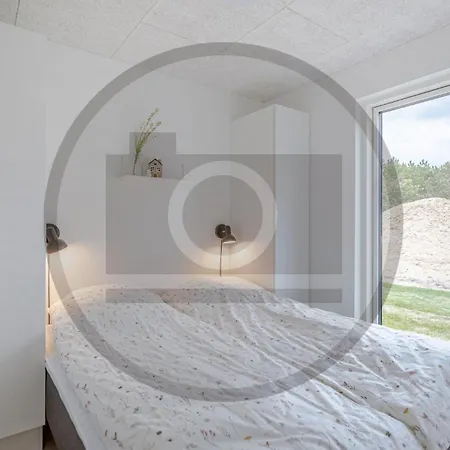 4 Bedroom Stunning In Prázdninový dům Glesborg